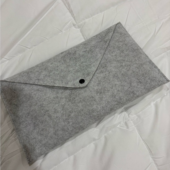 Elegant Gold Mesh Evening Bag - Picture 4 of 4